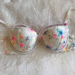 🌸VS PINK WHITE LACE BRA🌷🌾